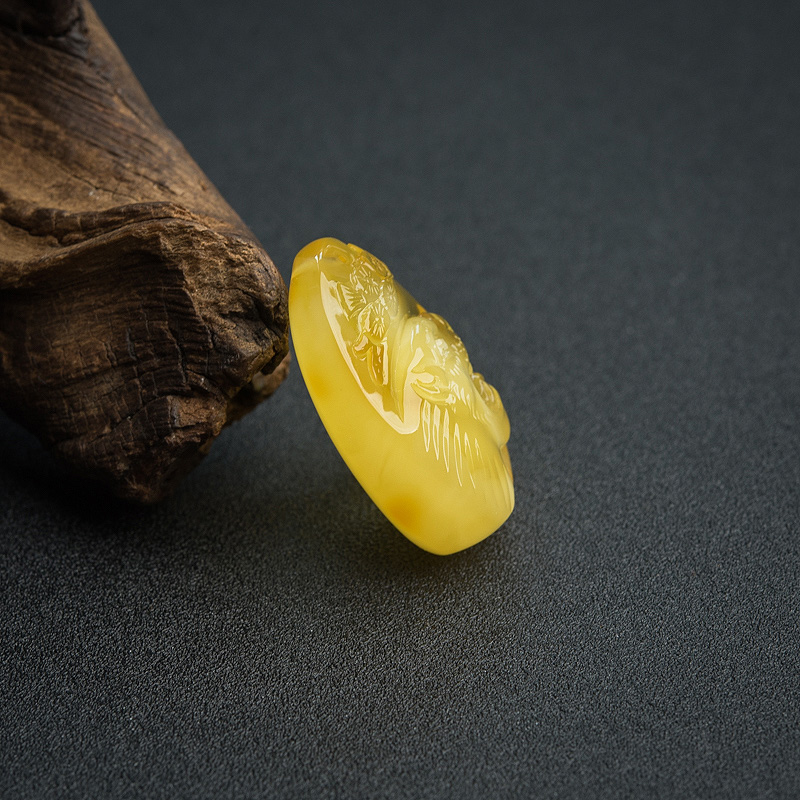 天然鸡油黄金绞蜜老虎吊坠-红掌柜