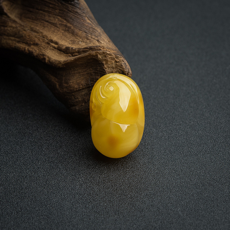 褐黄蜜蜡葫芦吊坠-红掌柜