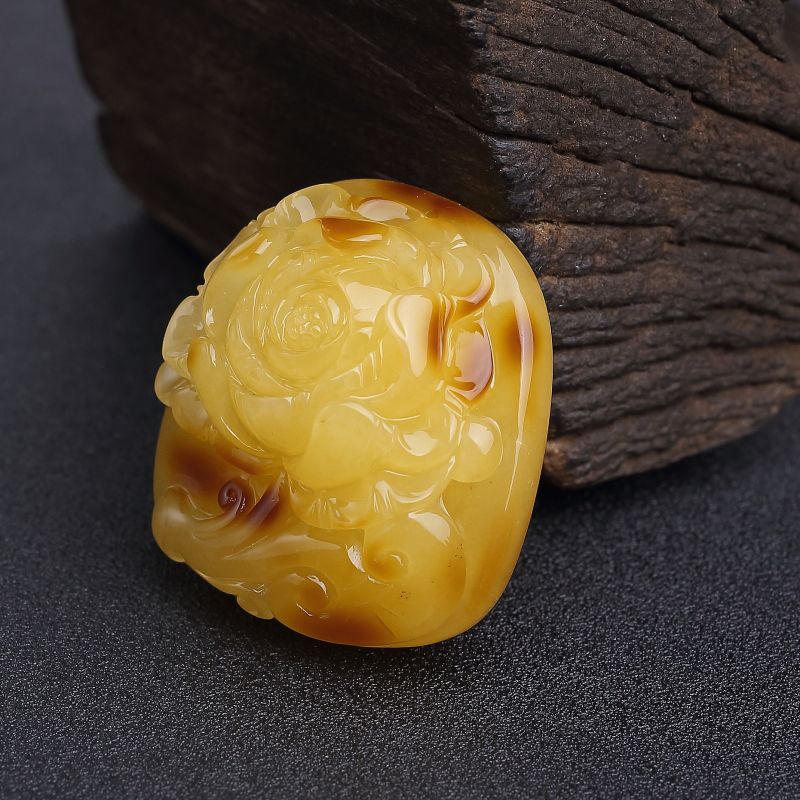 天然俏色蜜蜡牡丹花吊坠-红掌柜