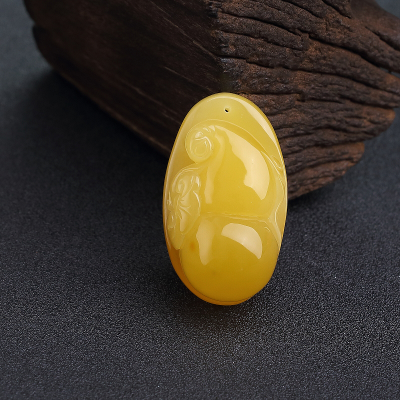 鸡油黄蜜蜡葫芦吊坠-红掌柜