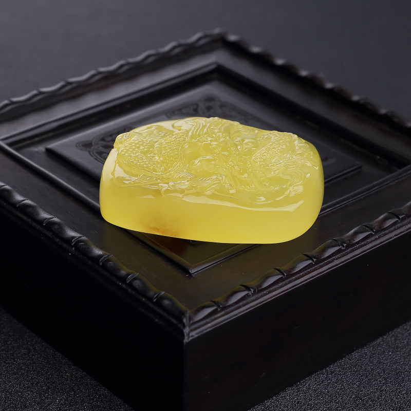 波罗的海天然带皮蜜蜡龙吊坠-红掌柜