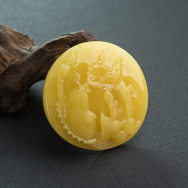 鸡油黄蜜蜡连年有余吊坠-红掌柜