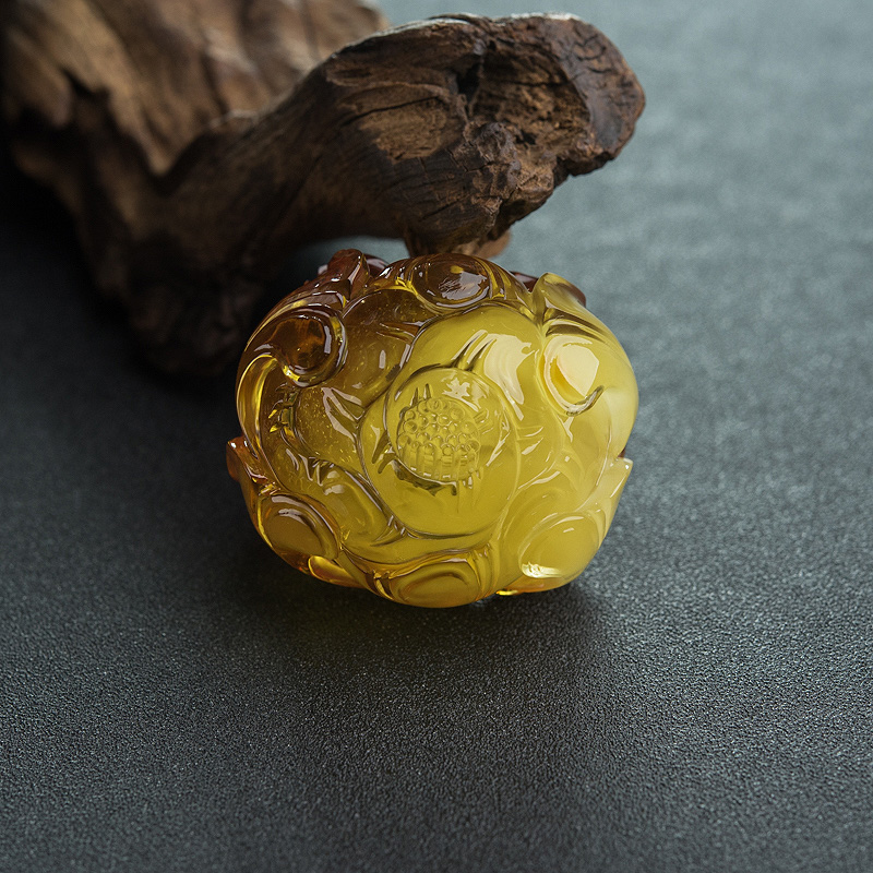 带皮鸡油黄金绞蜜牡丹花吊坠-红掌柜