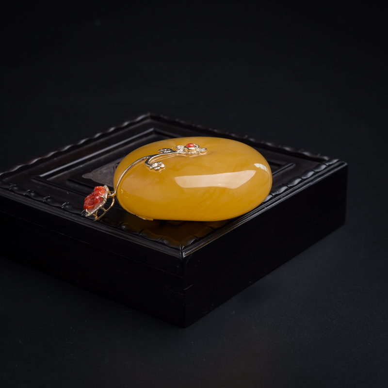 18K金镶钻天然蜜蜡平安扣吊坠-红掌柜