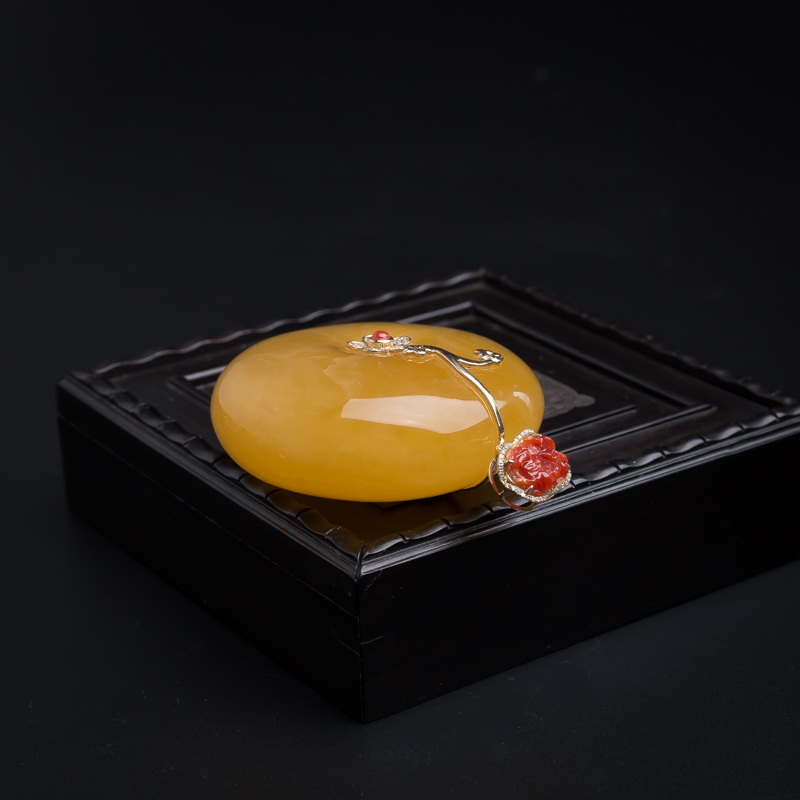 18K金镶钻天然鸡油红蜜蜡吊坠-红掌柜