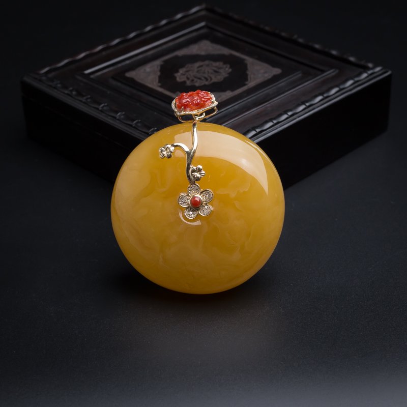 18K金镶钻天然鸡油红蜜蜡平安扣吊坠-红掌柜