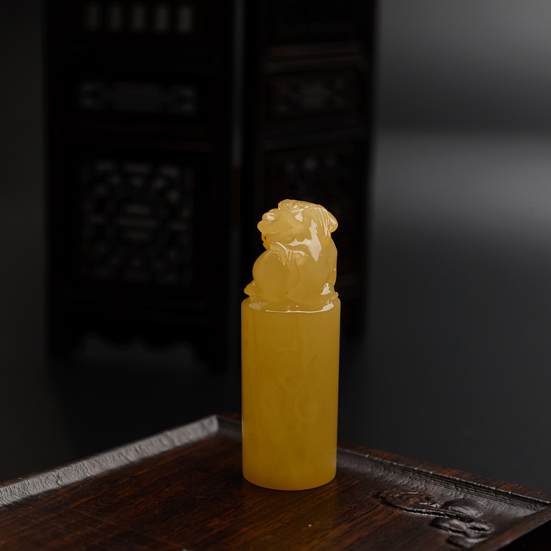 鸡油黄蜜蜡貔貅印章 - 红掌柜