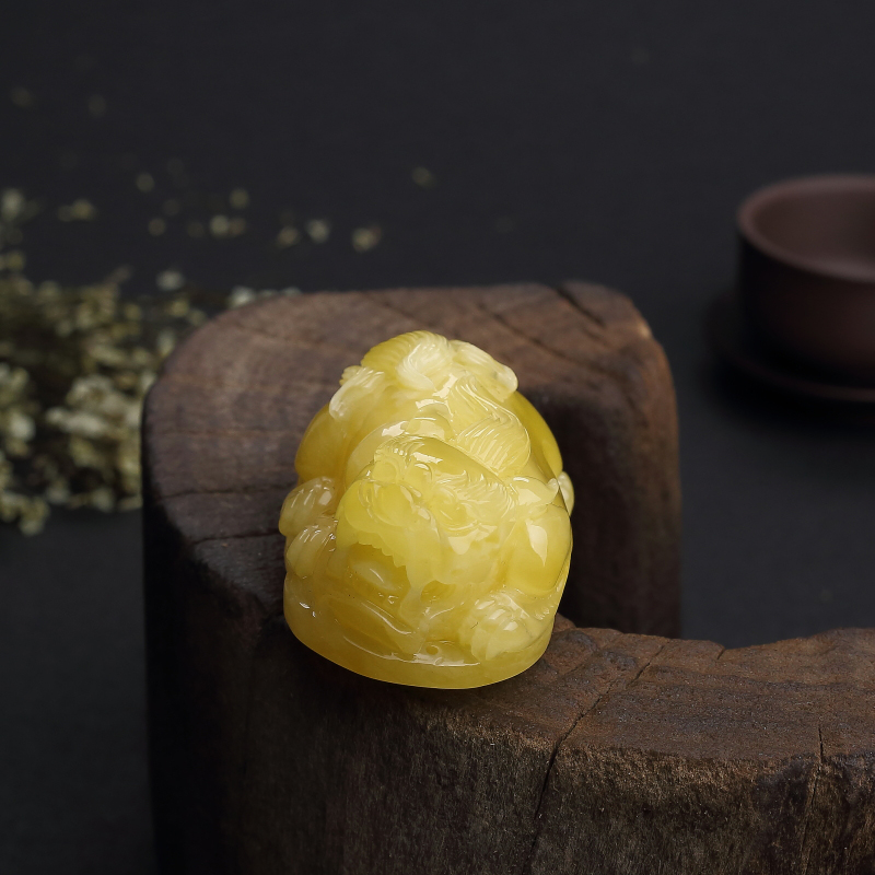 波罗的海天然鸡油黄蜜蜡貔貅吊坠 - 红掌柜