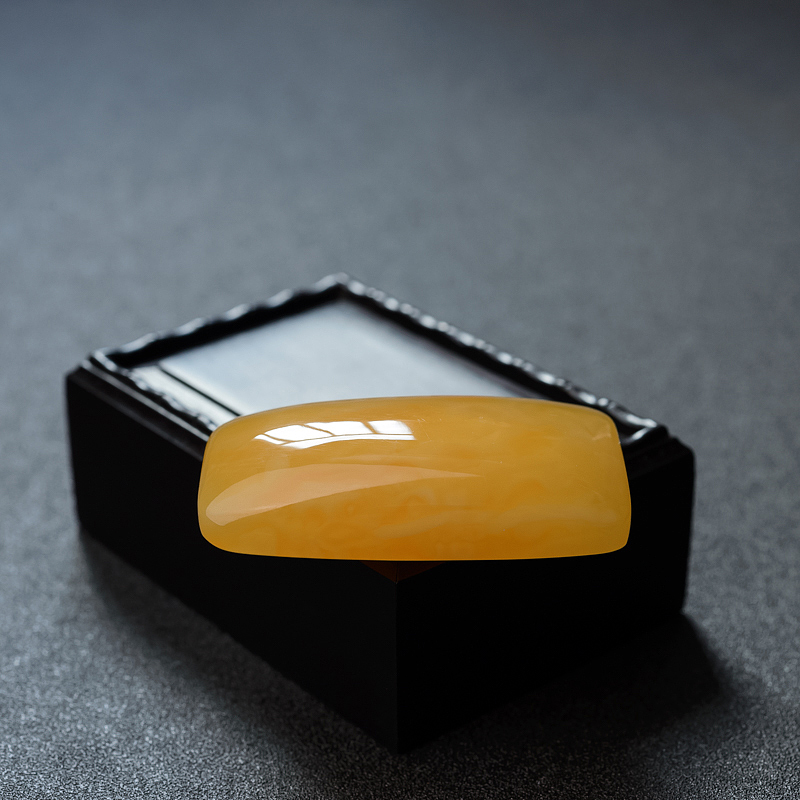 天然满蜜鸡油黄蜜蜡无事牌吊坠-红掌柜