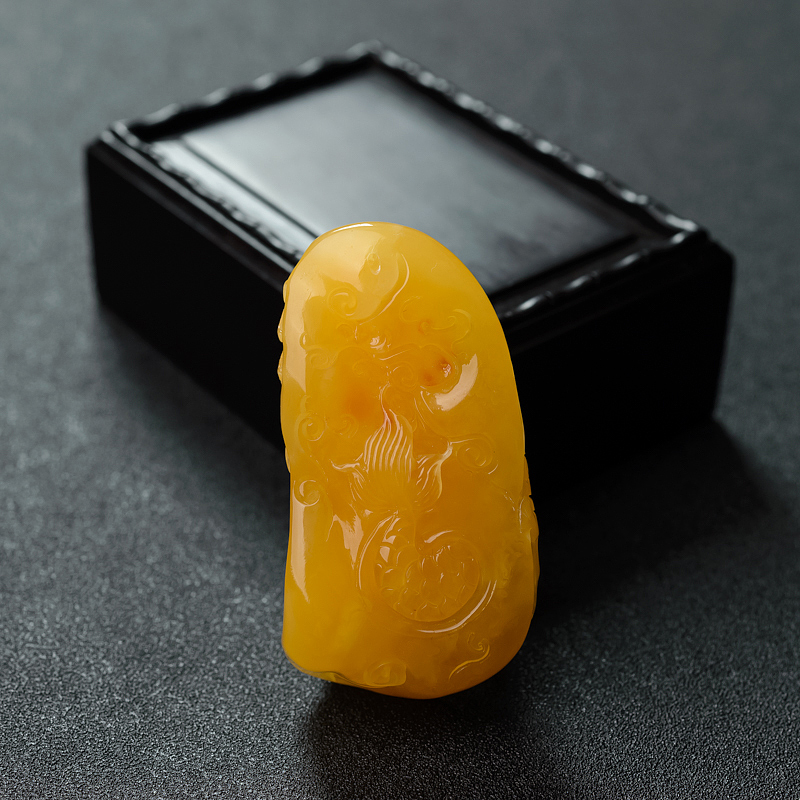 波罗的海天然鸡油红蜜蜡龙吊坠-红掌柜