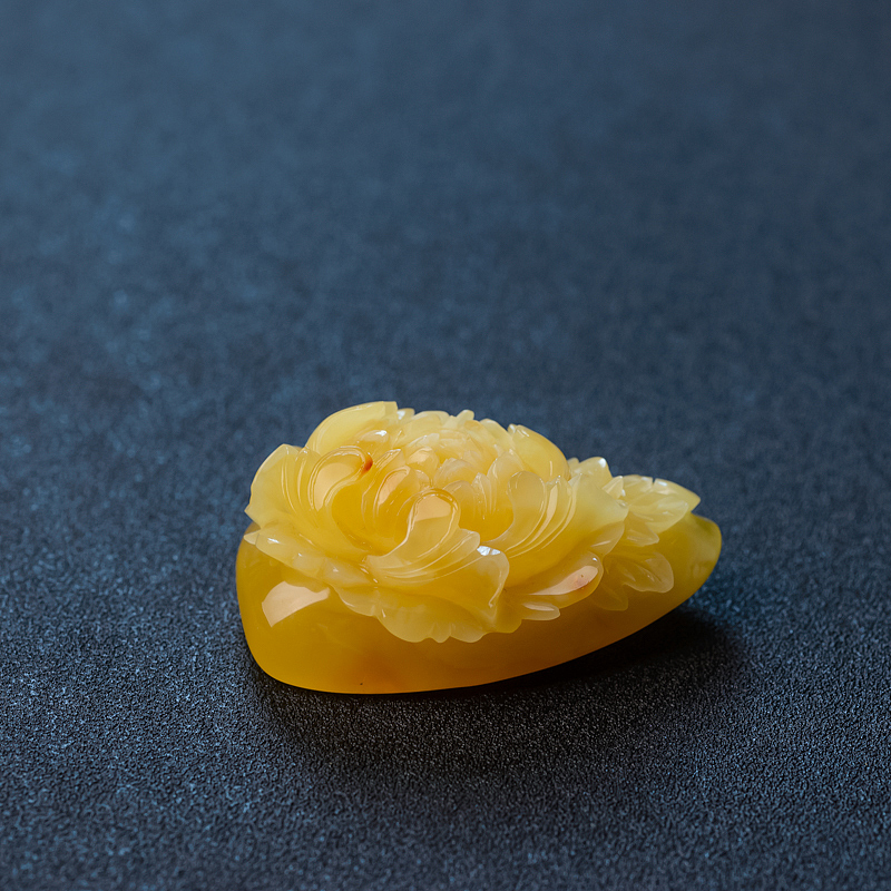 天然鸡油黄蜜蜡牡丹花吊坠-红掌柜