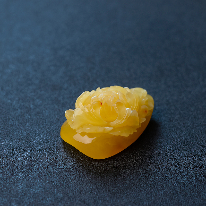 鸡油黄蜜蜡牡丹花吊坠-红掌柜