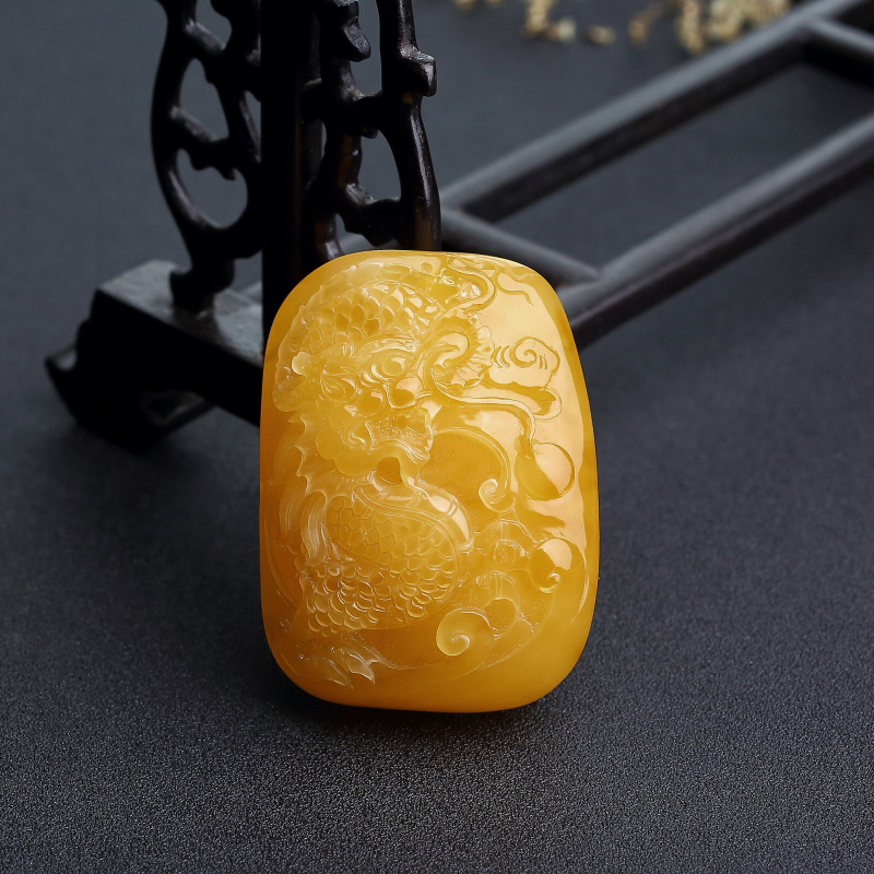 波罗的海天然鸡油黄蜜蜡龙吊坠-红掌柜