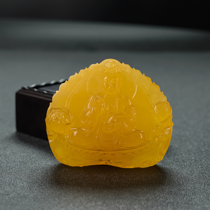 鸡油黄蜜蜡观音摆件-红掌柜