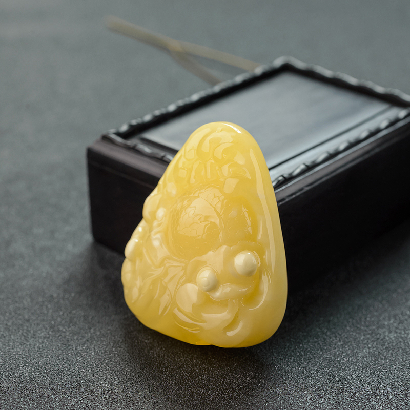 白花蜜年年有余吊坠-红掌柜