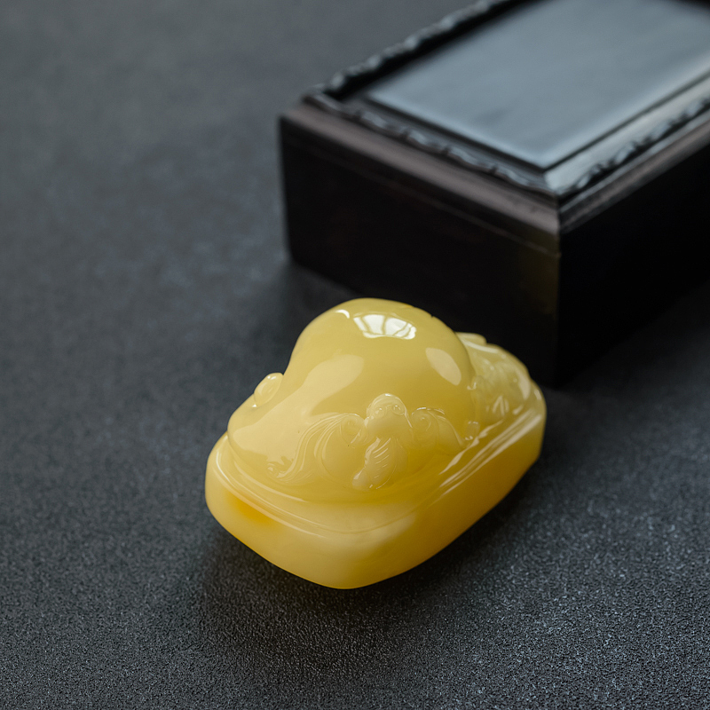 带皮浅黄蜜蜡吊坠-红掌柜