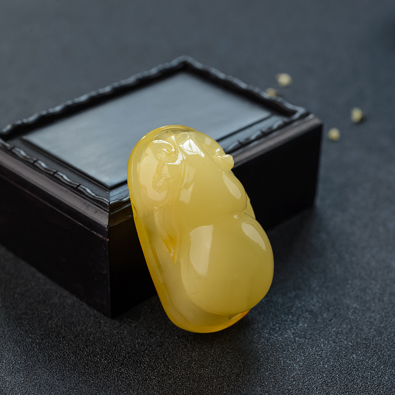 鸡油黄金包蜜吊坠-红掌柜