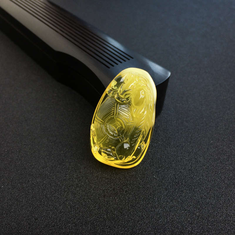 波罗的海鸡油黄金绞蜜蜜蜡貔貅吊坠-红掌柜