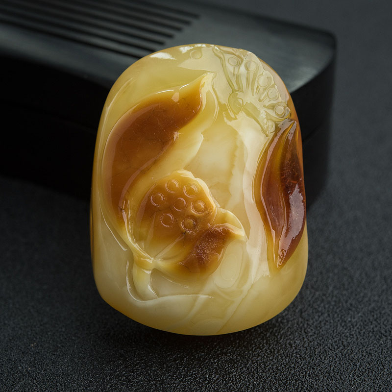 带皮俏色蜜蜡蝶恋花-红掌柜