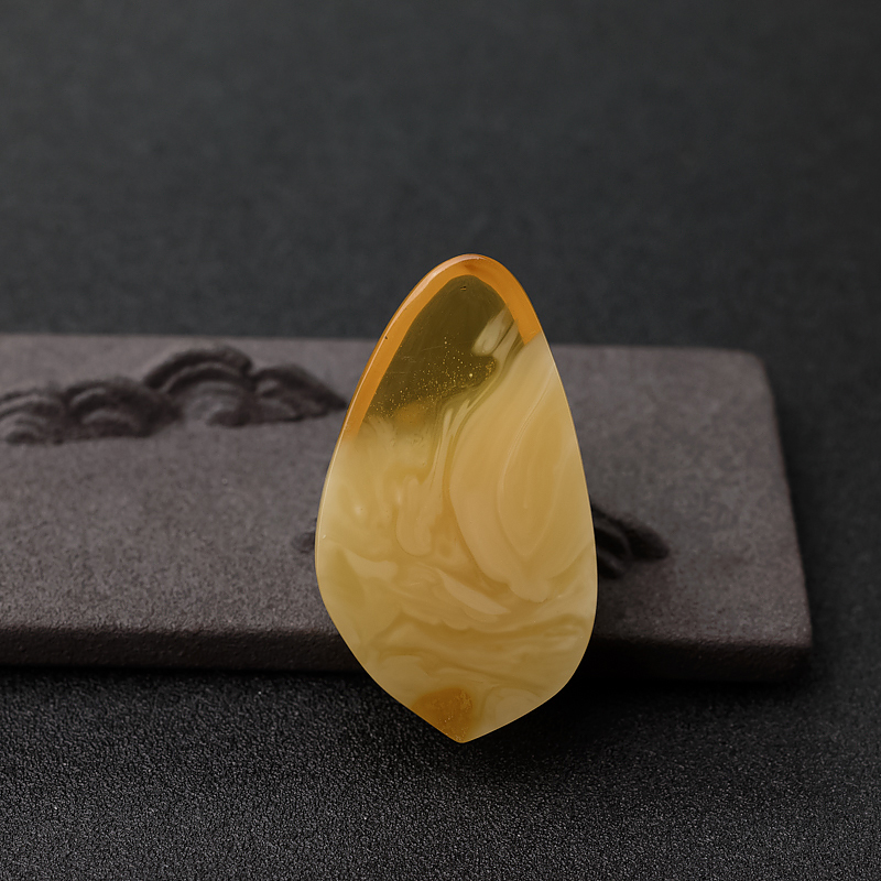 带皮白花蜜随形吊坠-红掌柜