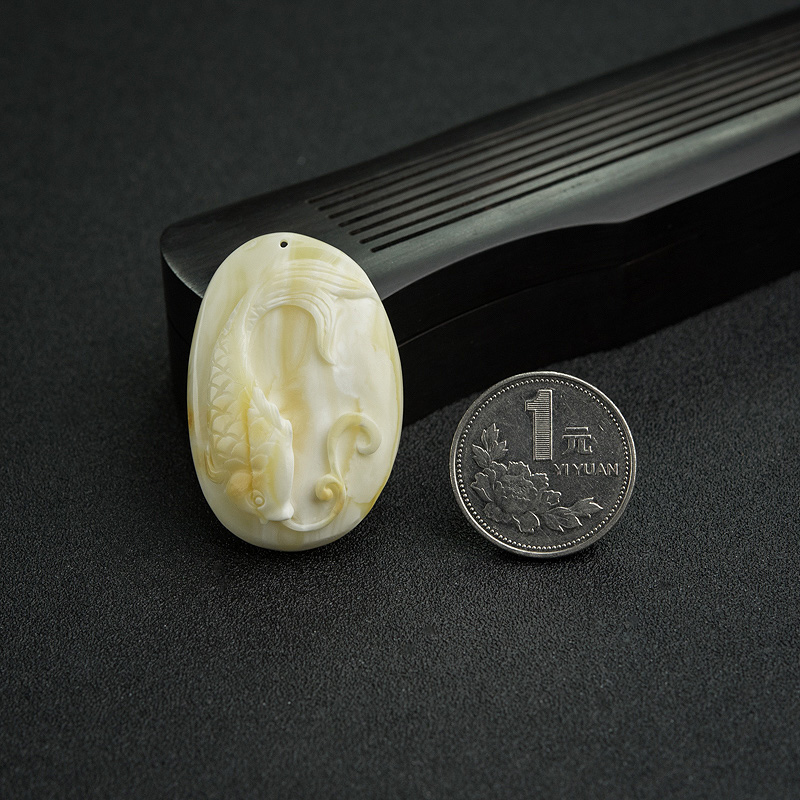 波罗的海带皮白蜜吊坠-红掌柜