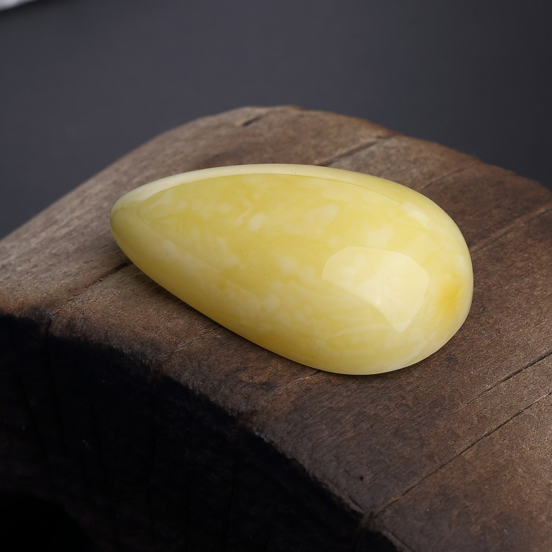 鸡油黄蜜蜡随形吊坠-红掌柜