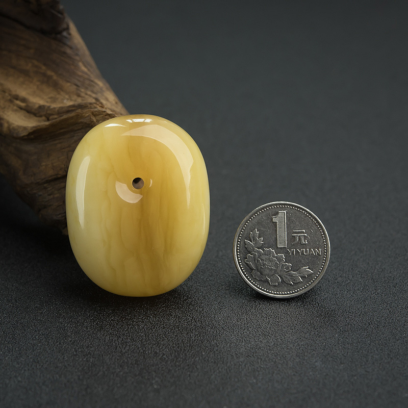 鸡油黄蜜蜡随形吊坠-红掌柜