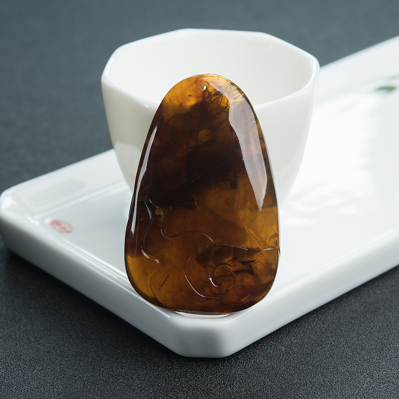 棕珀龙马精神吊坠-红掌柜