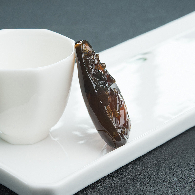 棕珀龙马精神吊坠-红掌柜