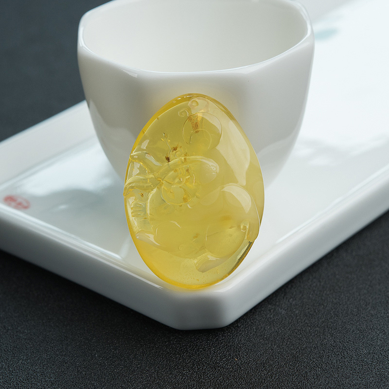鸡油黄金绞蜜灵兔吉瑞吊坠-红掌柜