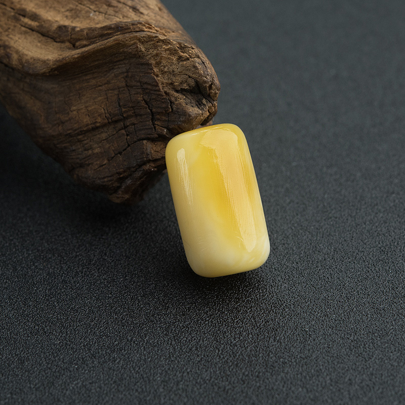  带皮白花蜜蜡桶珠-红掌柜