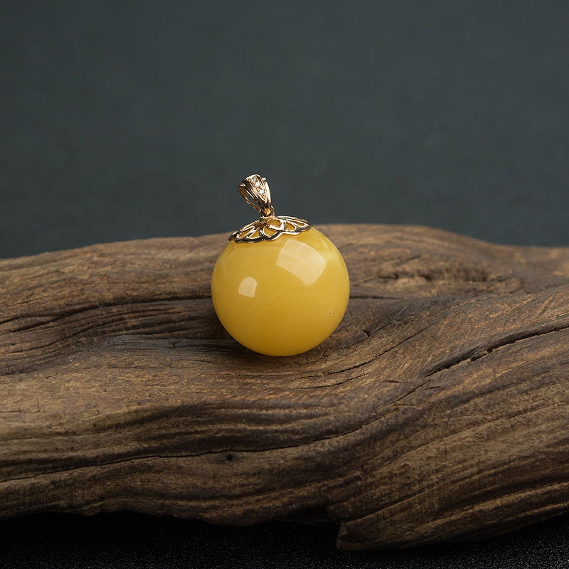 18K金镶鸡油黄蜜蜡圆珠吊坠-红掌柜