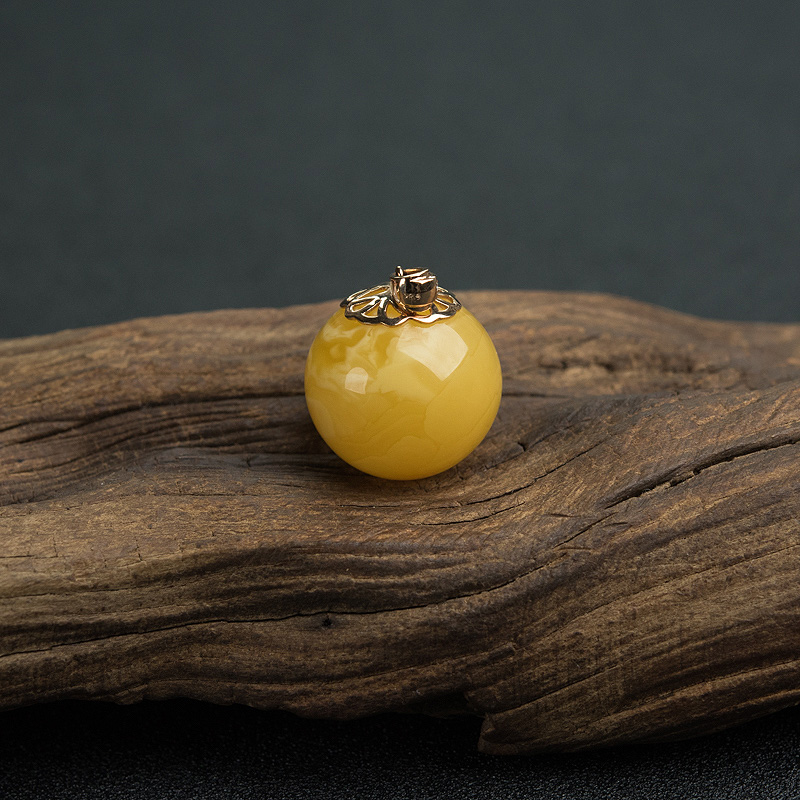 18K金镶鸡油黄蜜蜡圆珠吊坠-红掌柜