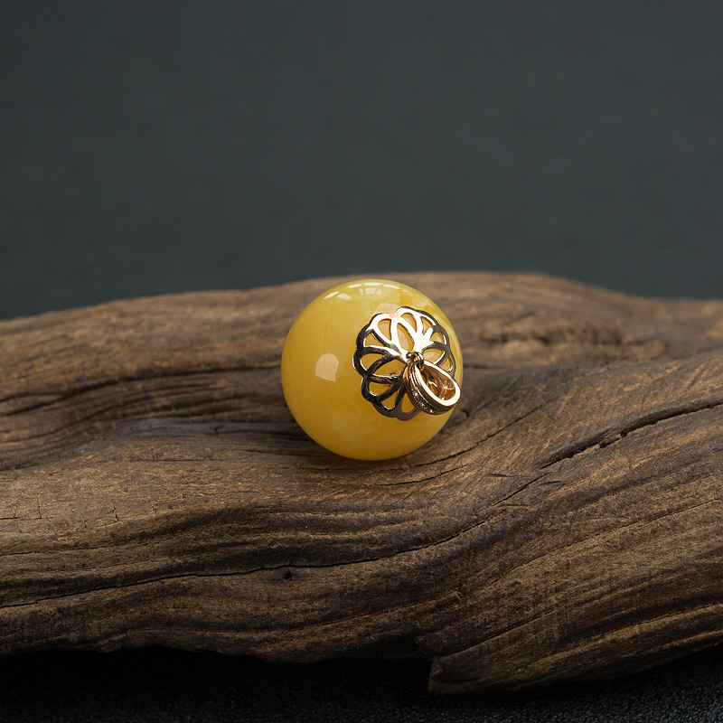 18K金镶鸡油黄蜜蜡圆珠吊坠-红掌柜