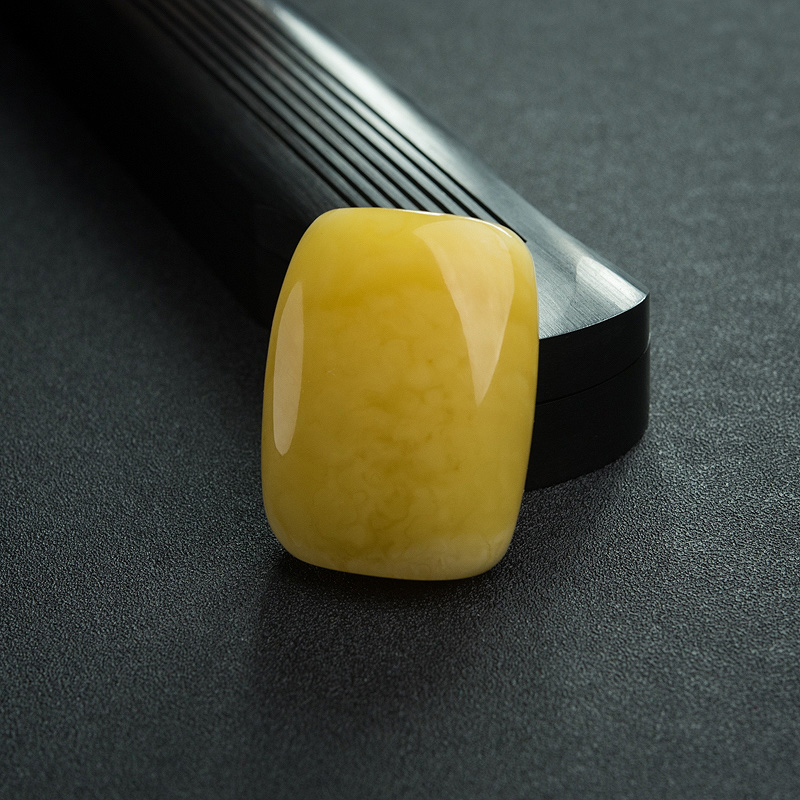 鸡油黄蜜蜡无事牌吊坠-红掌柜