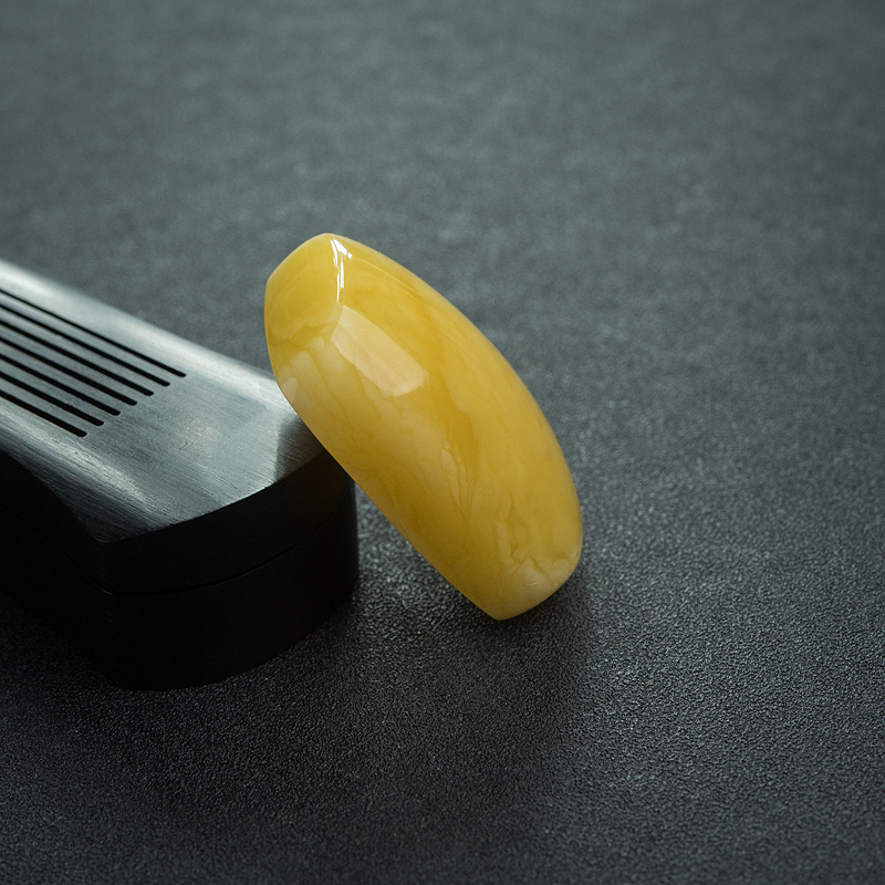 天然鸡油黄蜜蜡无事牌吊坠-红掌柜