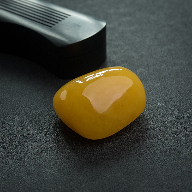 天然鸡油黄蜜蜡随形吊坠-红掌柜