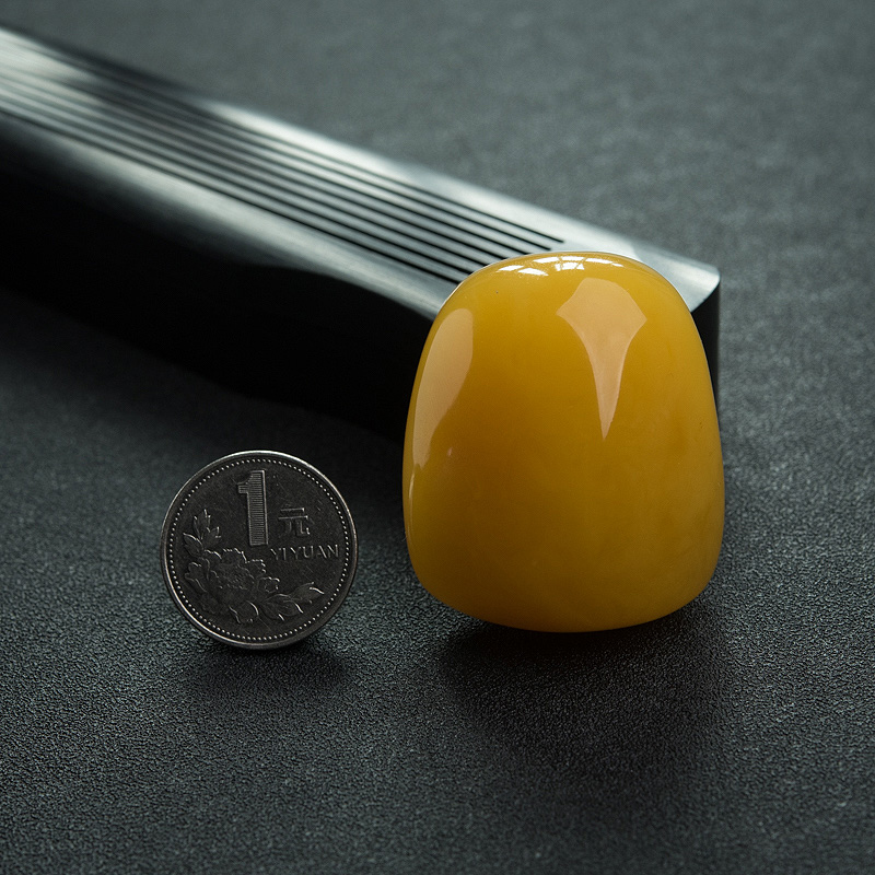 鸡油黄蜜蜡随形吊坠-红掌柜