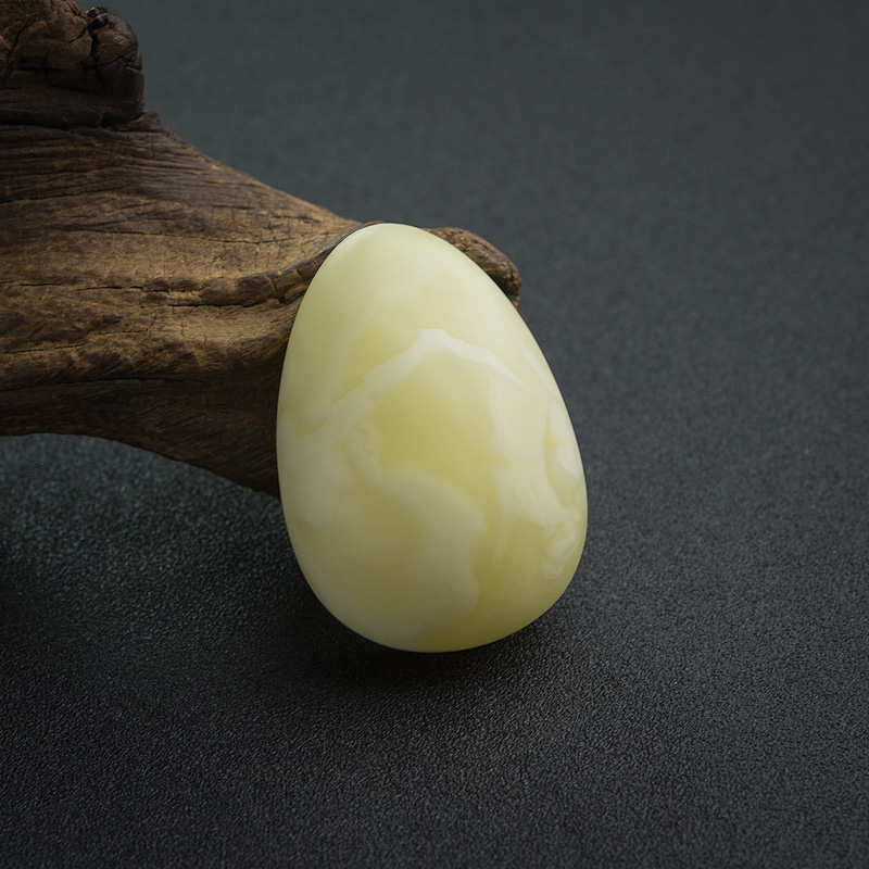 天然白花蜜蜡随形吊坠-红掌柜