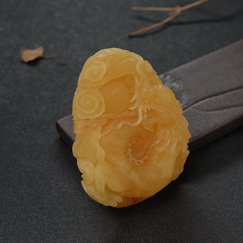 天然鸡油黄蜜蜡龙牌吊坠-红掌柜