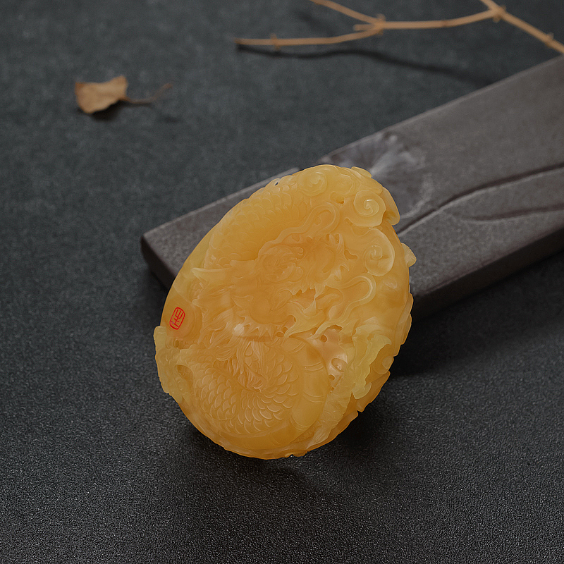 蜜蜡龙牌吊坠-红掌柜