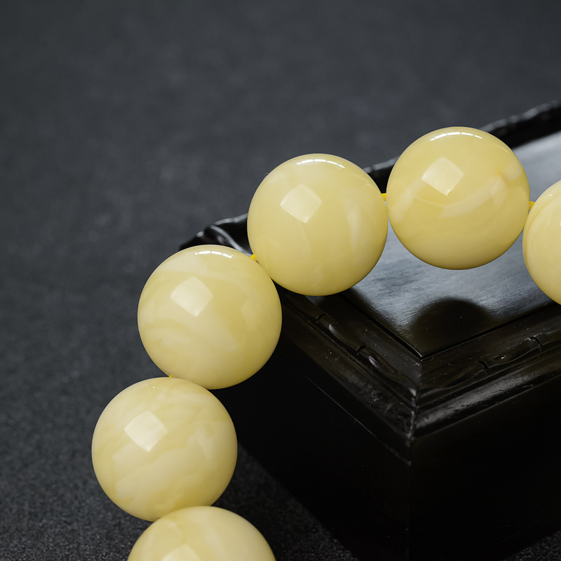 20.5mm浅黄蜜蜡手串-红掌柜