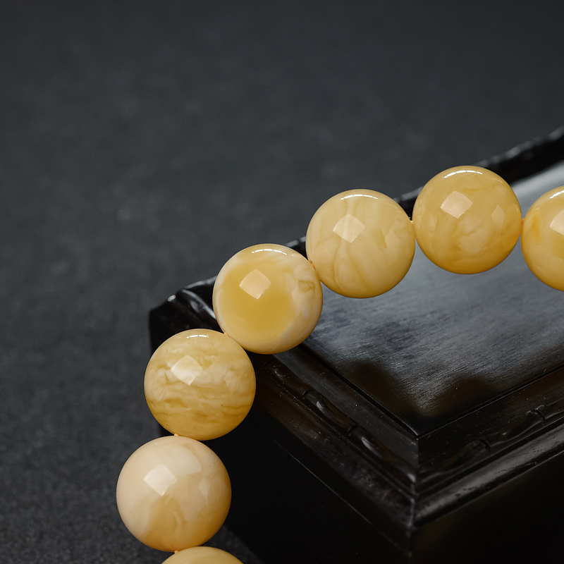 15mm白花蜜蜡手串-红掌柜