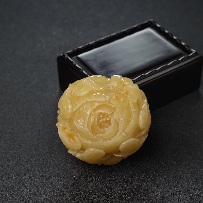 鸡油黄蜜蜡牡丹花吊坠-红掌柜