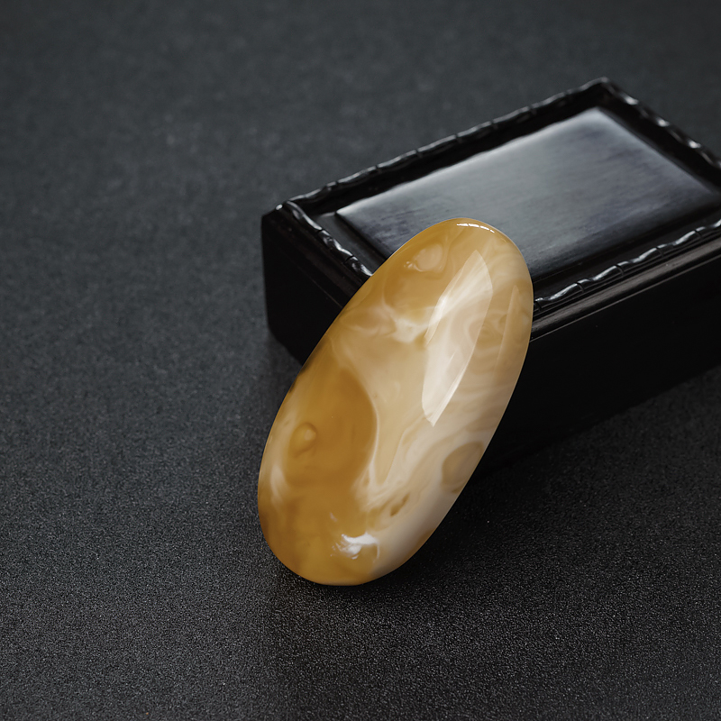 蜜蜡随形吊坠-红掌柜