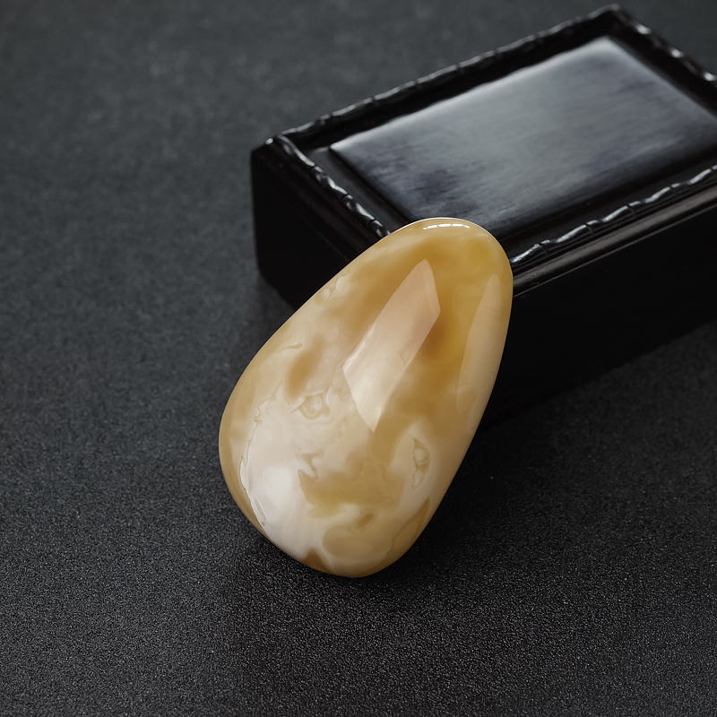 蜜蜡随形吊坠-红掌柜