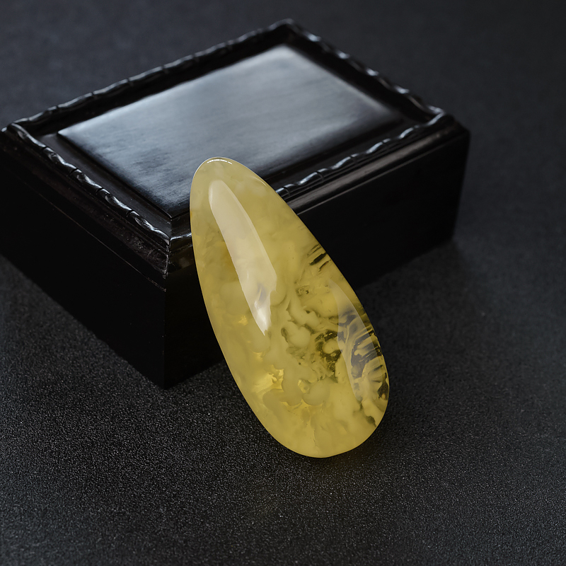 鸡油黄金绞蜜吊坠-红掌柜