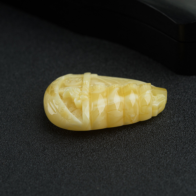 白花蜜蜡一帆风顺吊坠-红掌柜