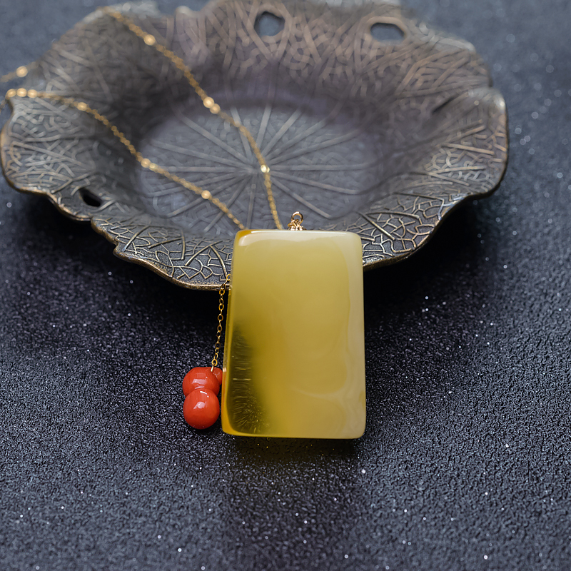 18K蜜蜡无事牌-红掌柜