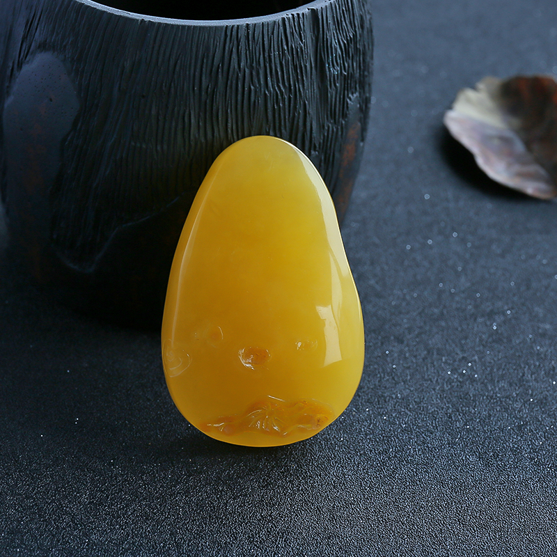 鸡油黄蜜蜡观音吊坠-红掌柜